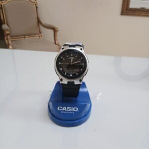 Reloj analógico-digital Casio AW-80-1AVDF en resina color negro con pantalla telememo y panel digital inferior.