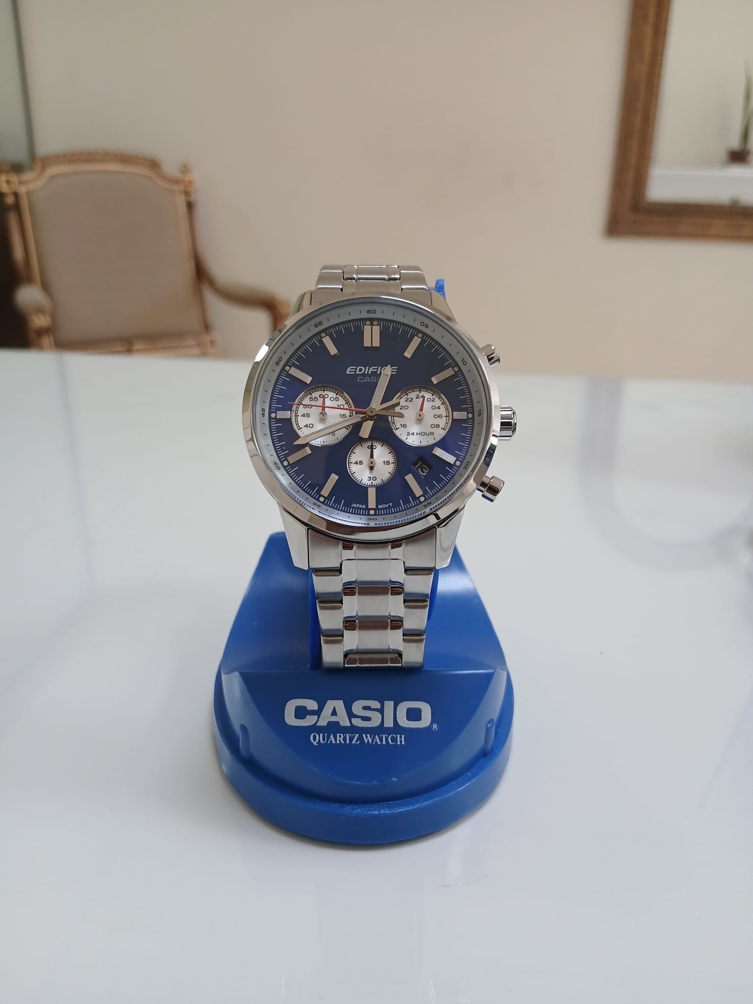 Reloj cronógrafo Casio Edifice EFR-575D-2ADF para hombre con correa de acero inoxidable, esfera azul y sub-diales de medición.