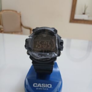 Reloj digital deportivo Casio AE-1500WH-8BVDF para hombre en resina color gris oscuro con pantalla grande de alta visibilidad.
